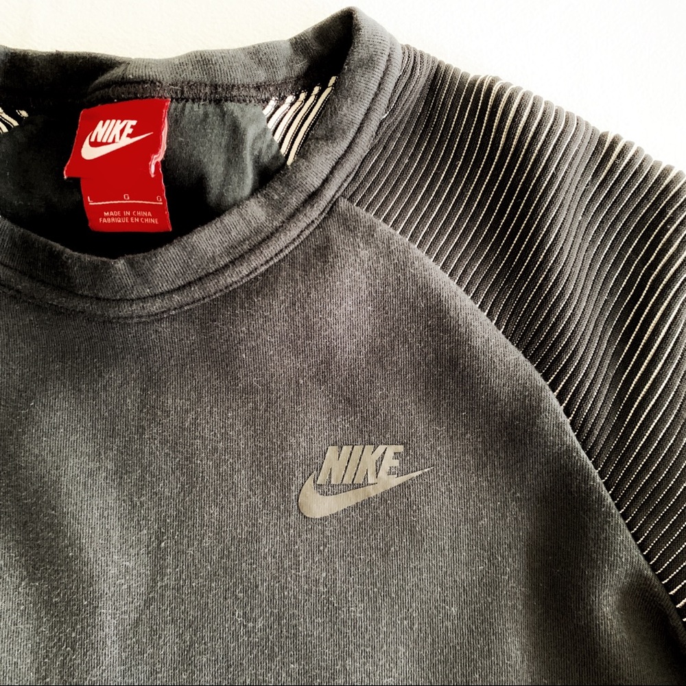 Nike pullover sweatshirt black